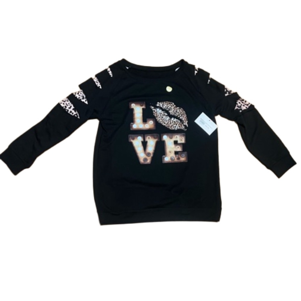 Women’s Love/Leopard Long Sleeve